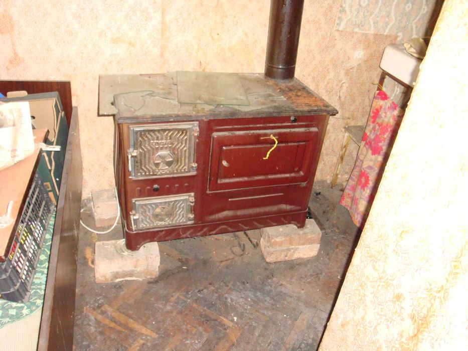 Подарявам спалня, легло, ракла, нафтова печка, печка на дърва, тв маса