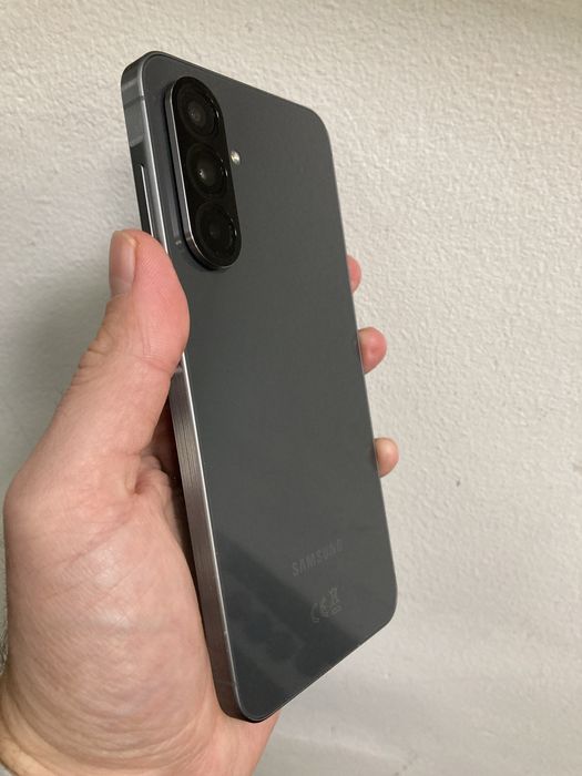 Vand Samsung A56 cu garantie