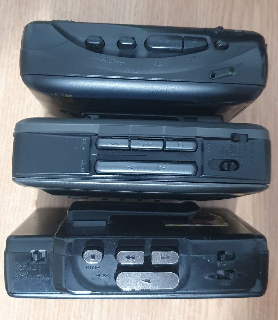 Walkman Sony Wm-F2068, Panasonic RQ-V162 si RQ-V164 
Pret