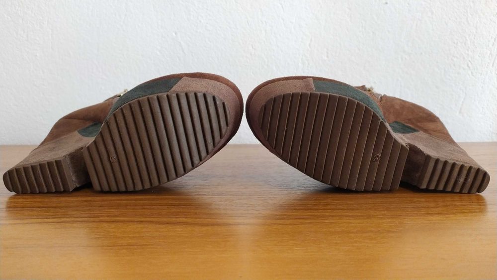 Нови дамски боти на висока платформа, 38-ми номер