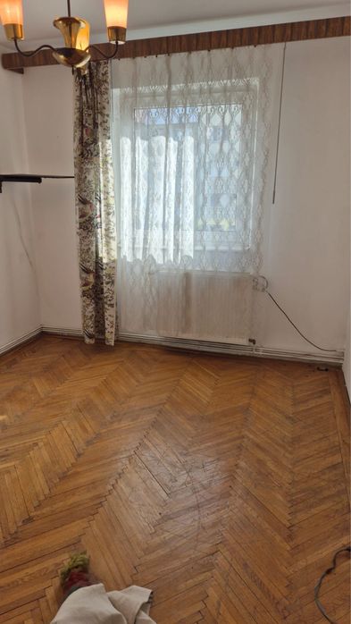 Apartament 3 camere – Centrul Civic, Brașov