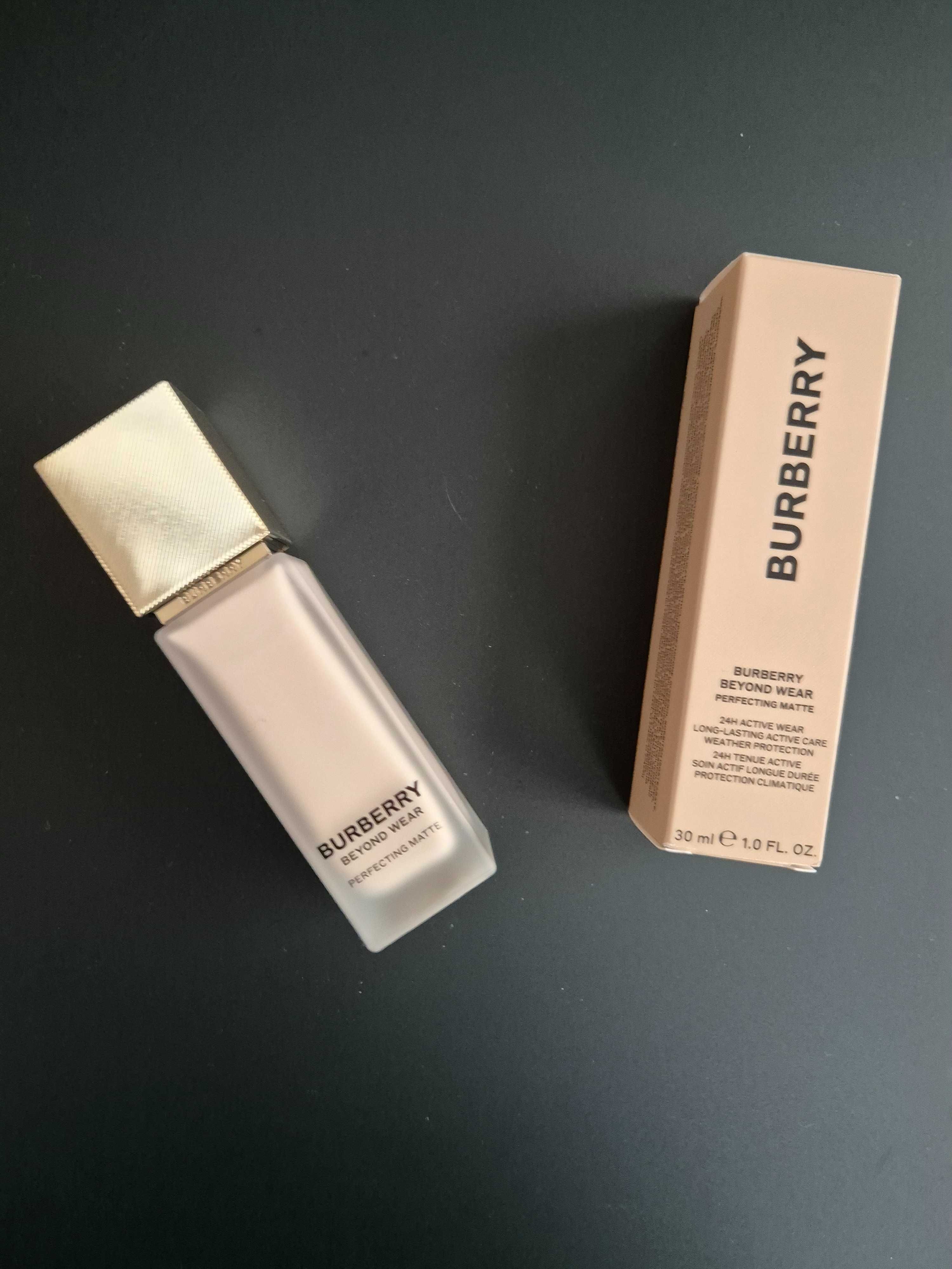 Фон дьо тен Burberry Beyond Wear Perfecting Matte