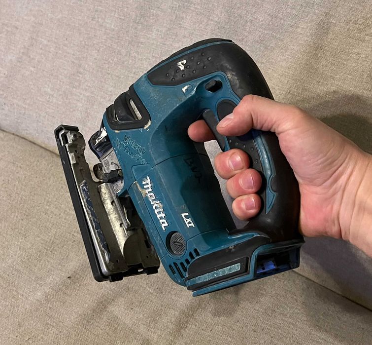 Fierăstrău vertical pendular Makita BJV180, 18V LXT, doar corp