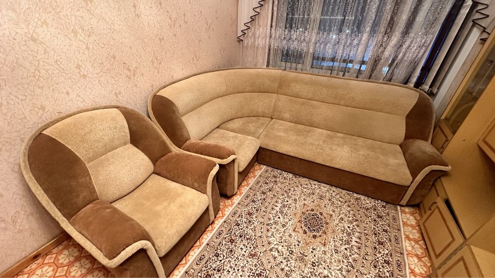 Продам Б/У ДИВАН