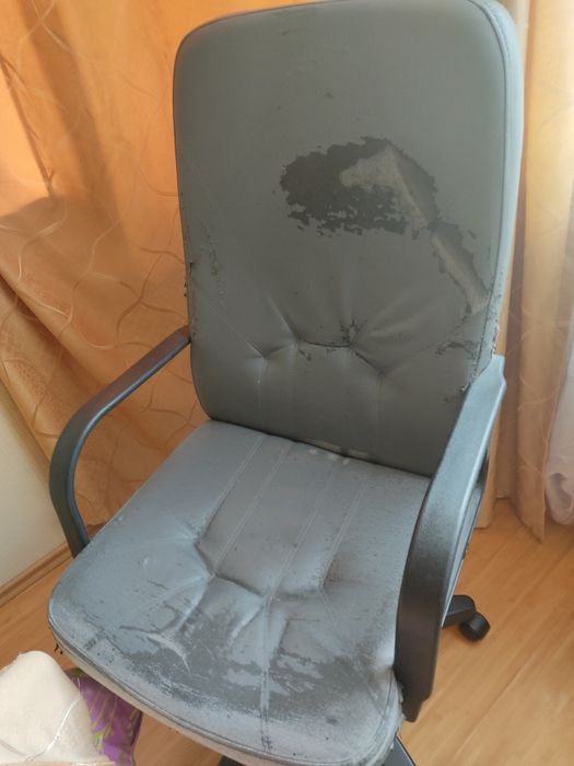 Кресло офисное б/у в рабочем состоянии