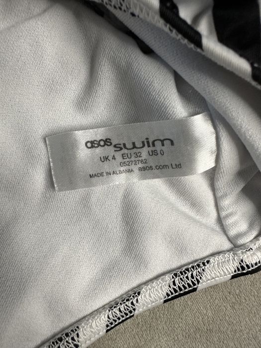 Costum de baie intreg