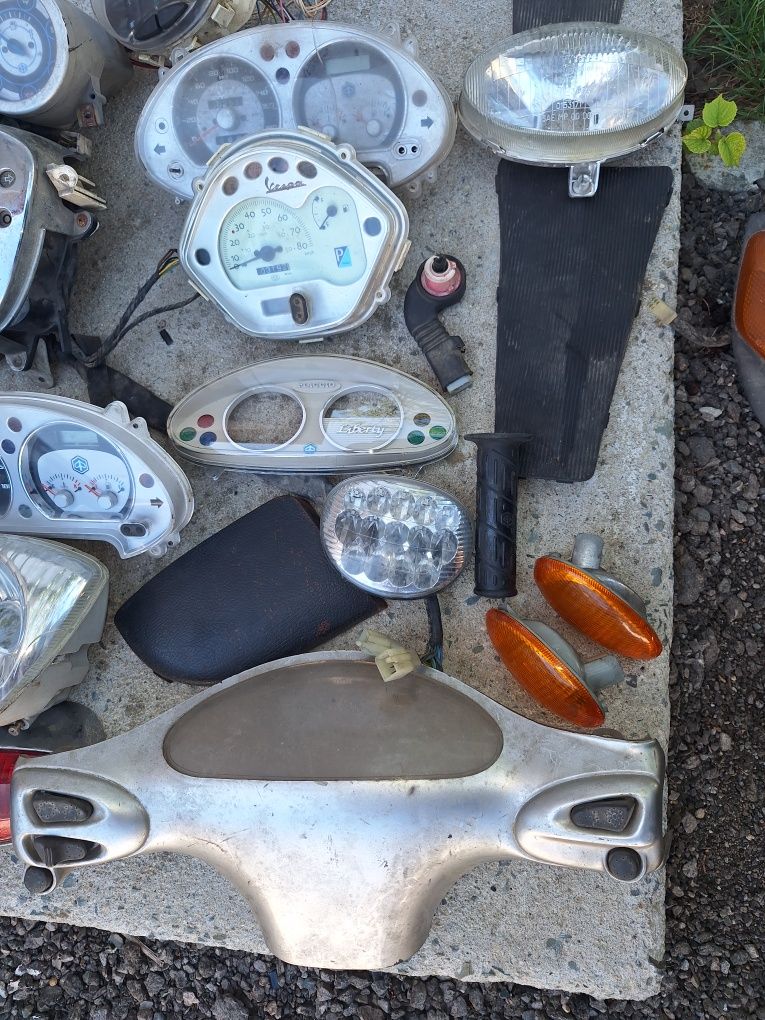 Ceasuri de bord,faruri scutere,Vespa,liberty,gilera
