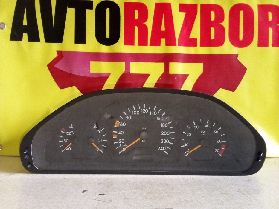 Щиток приборов Мерседес W202