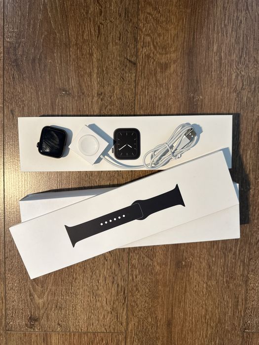 Apple Watch Series 5, space gray, 40 mm