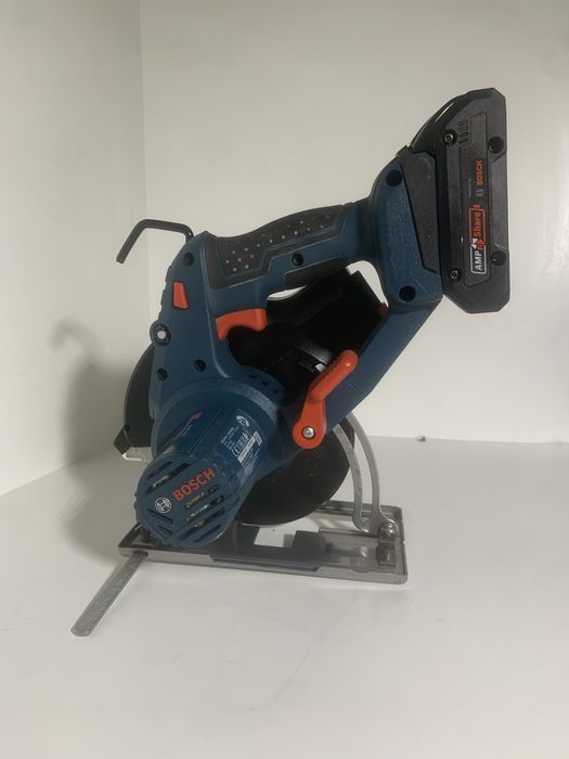 Bosch GKM 18V-50 circular de metal