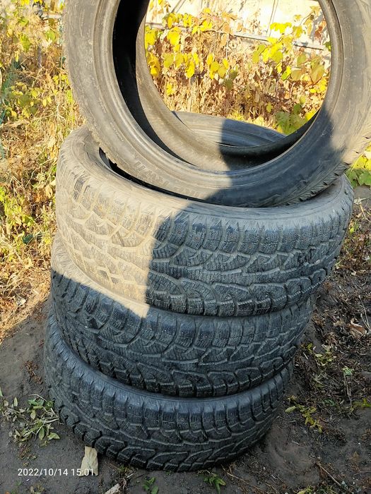 Продам  зимнюю  шипованную  резину  б/у