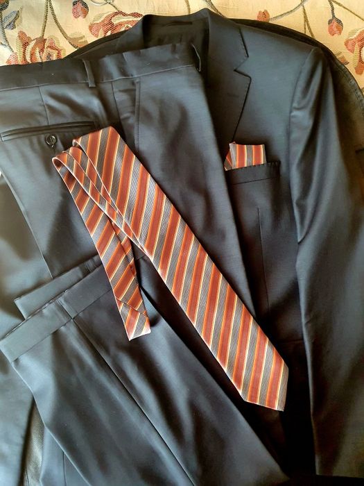 Уникален,марков, луксозен костюм "daniel tissu", L/XL+две маркови ризи