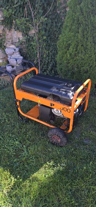 Generator trifazic cu motor Honda