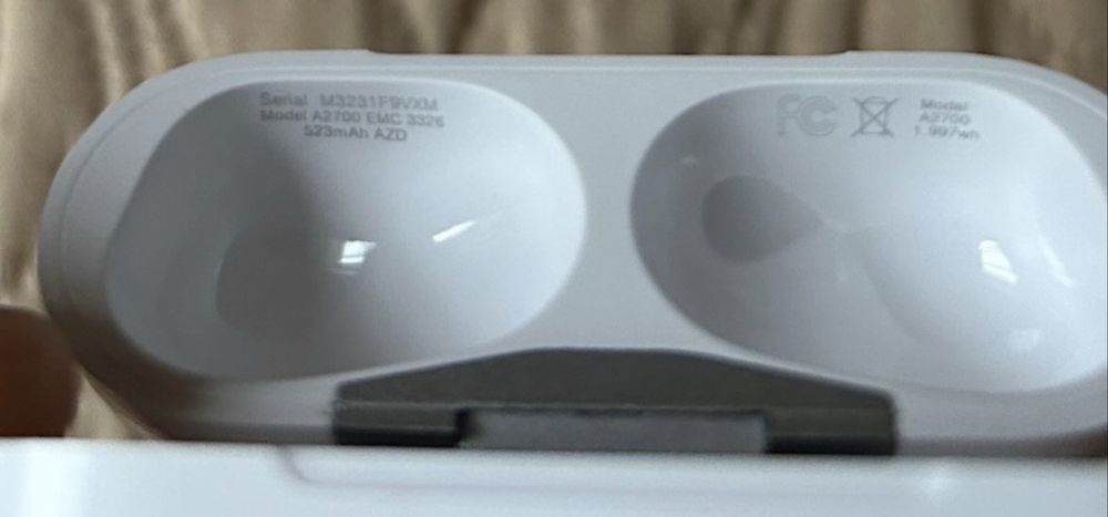 Airpods pro 2 cu fir de incarcare