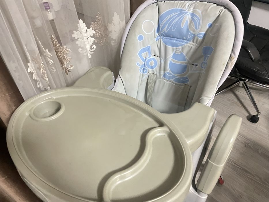 Godaklar ovqatlanish stuli