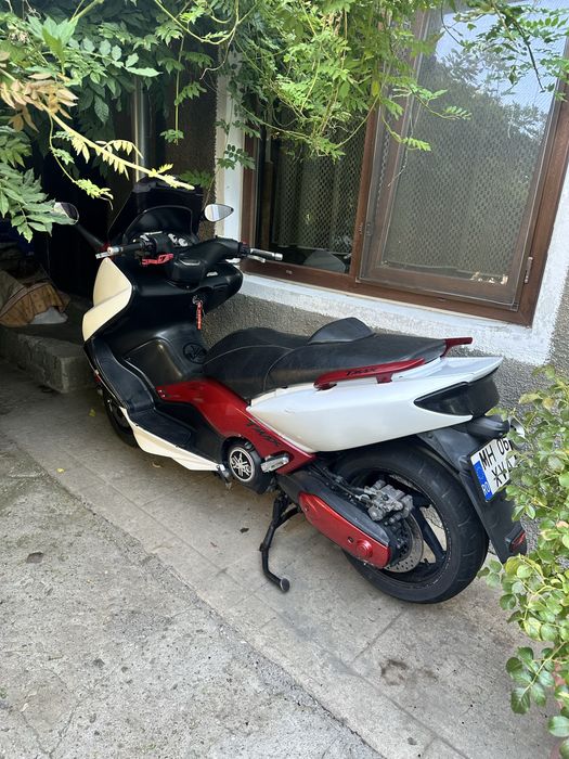 Yamaha t max scuter