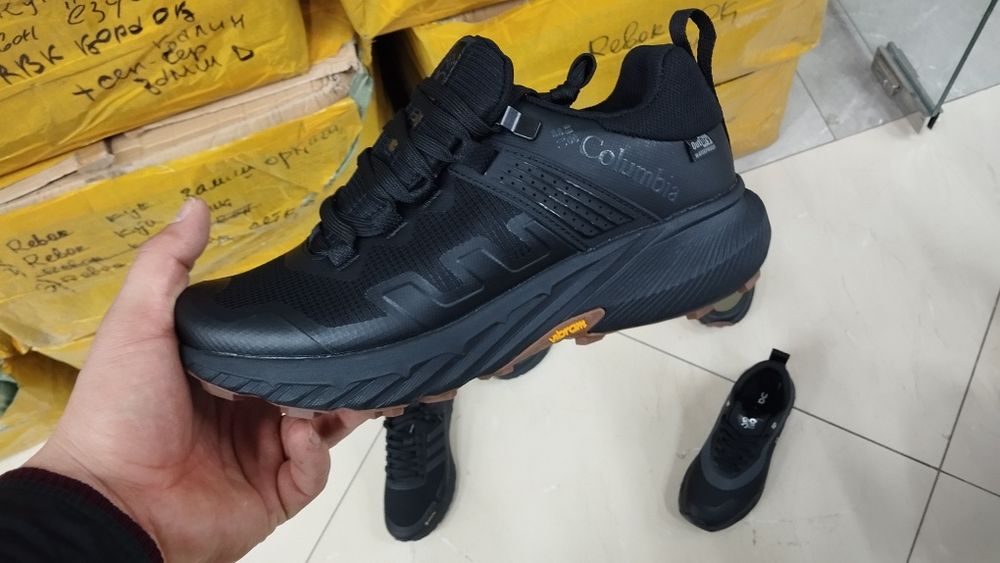 Zimniy krasovkalar barcha razmerlari bor yangi