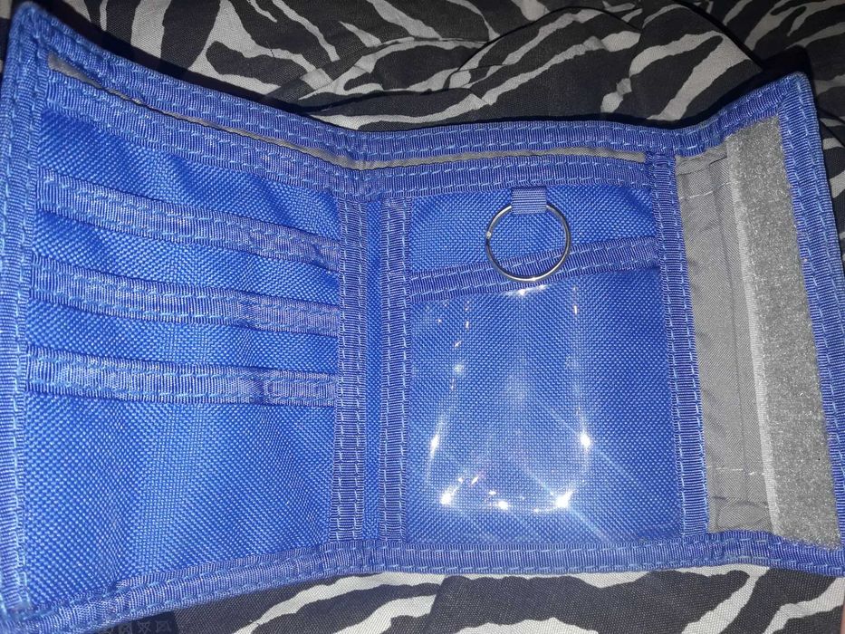 Раници и чанти Дисни Барби Зън Зън от 5лв до 10лв колан 20лв