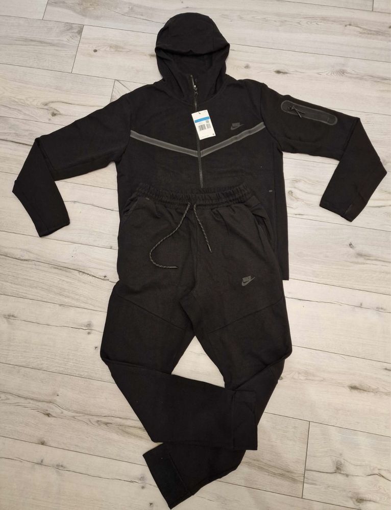 Nike tech fleece