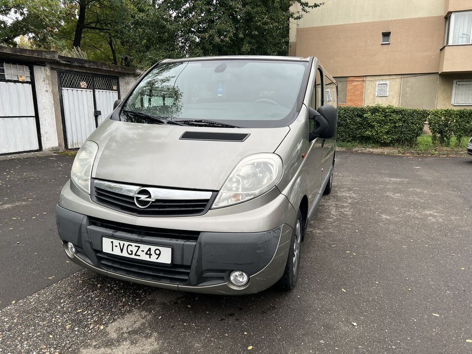 Vand OPEL VIVARO AN fabricatie 2010  Model Lung  Cabina Dubla