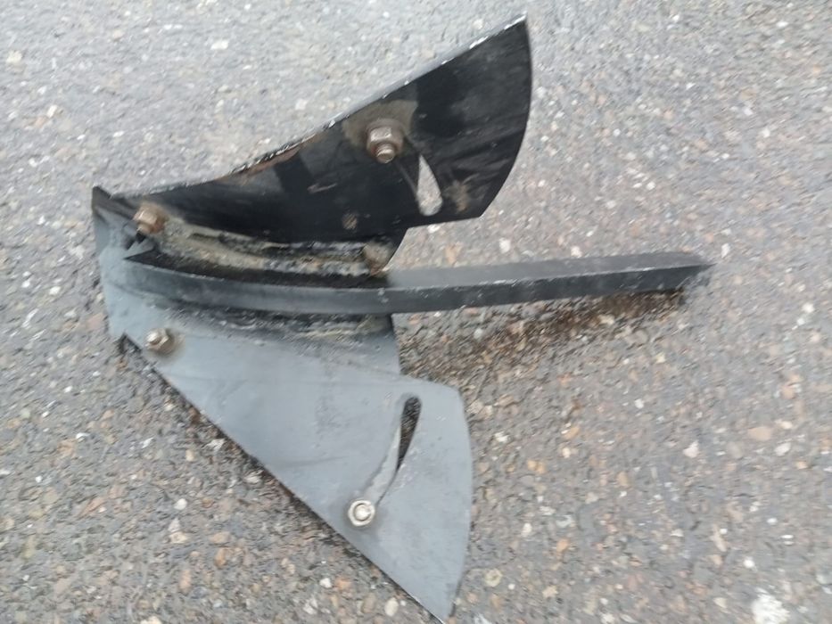 Rarita plug reglabilă pentru prăsitoare și bilonator pentru tractor