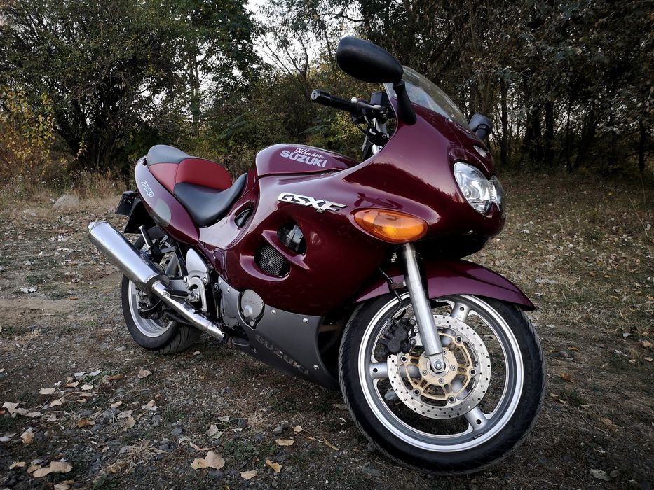 Suzuki GSX750F sport-touring