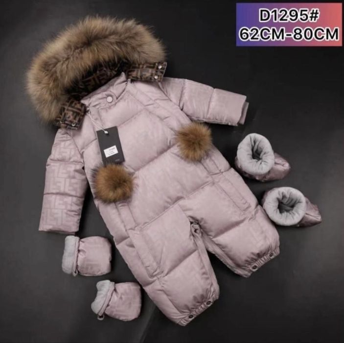 Комбинезон для новорожденных .0-4мес