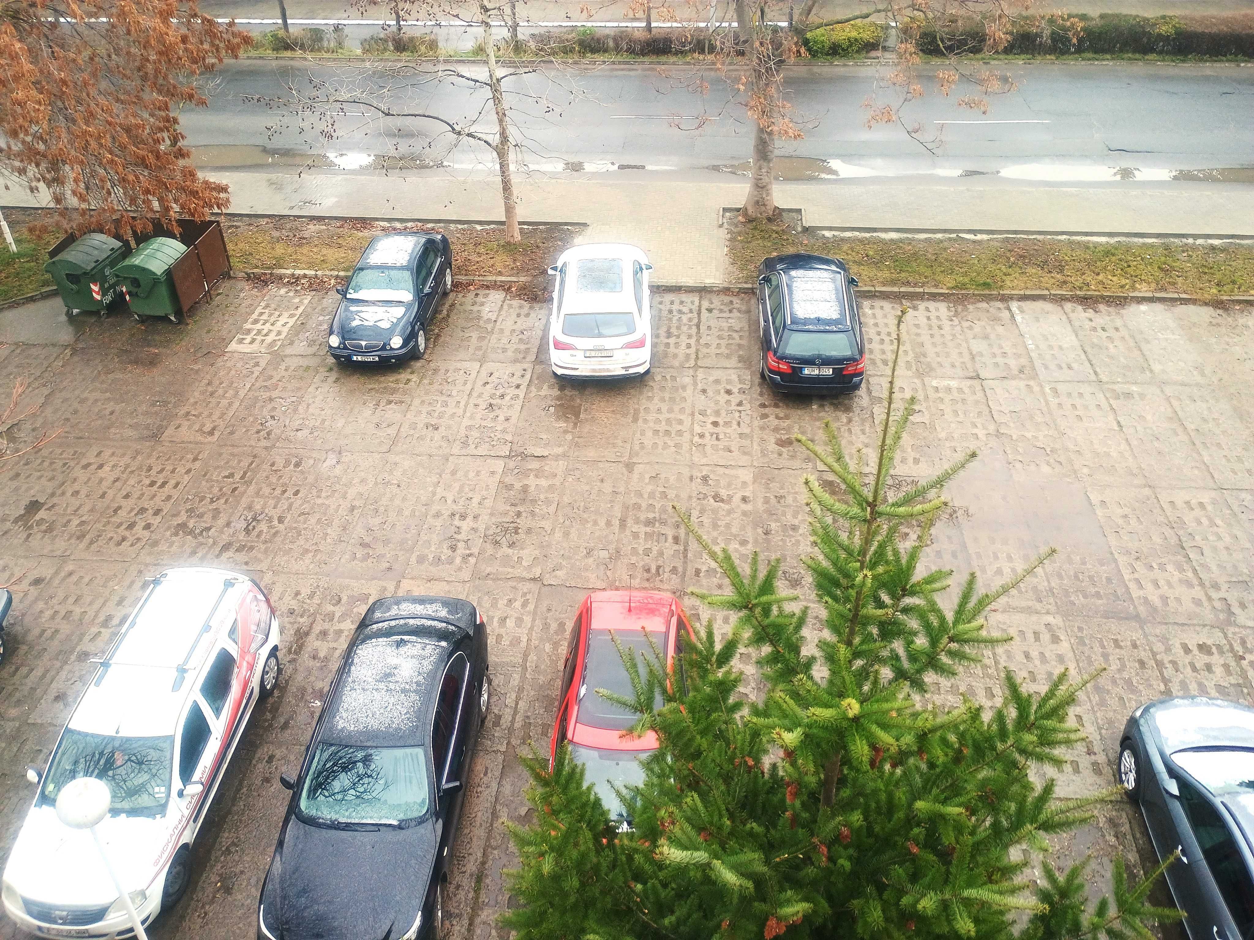 Голям тристаен с паркомясто в центъра на Слънчев бряг, до автогарата