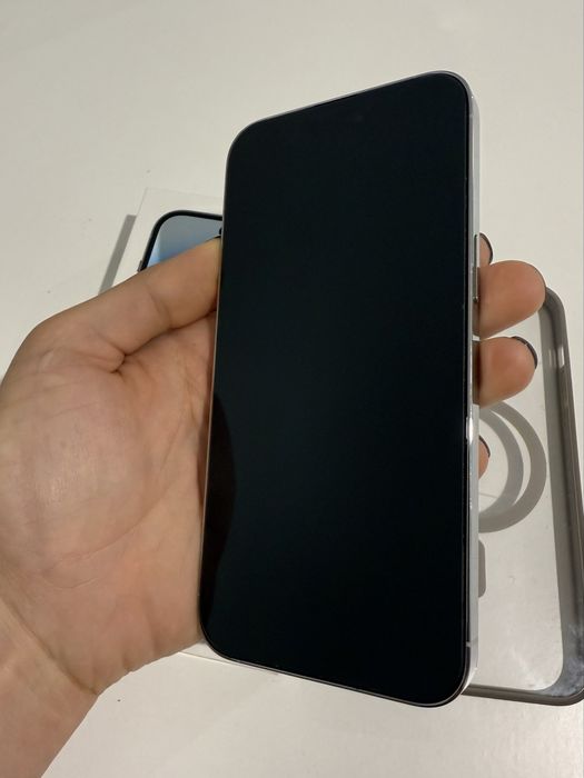 Vând iPhone 14 Pro Max 512GB.