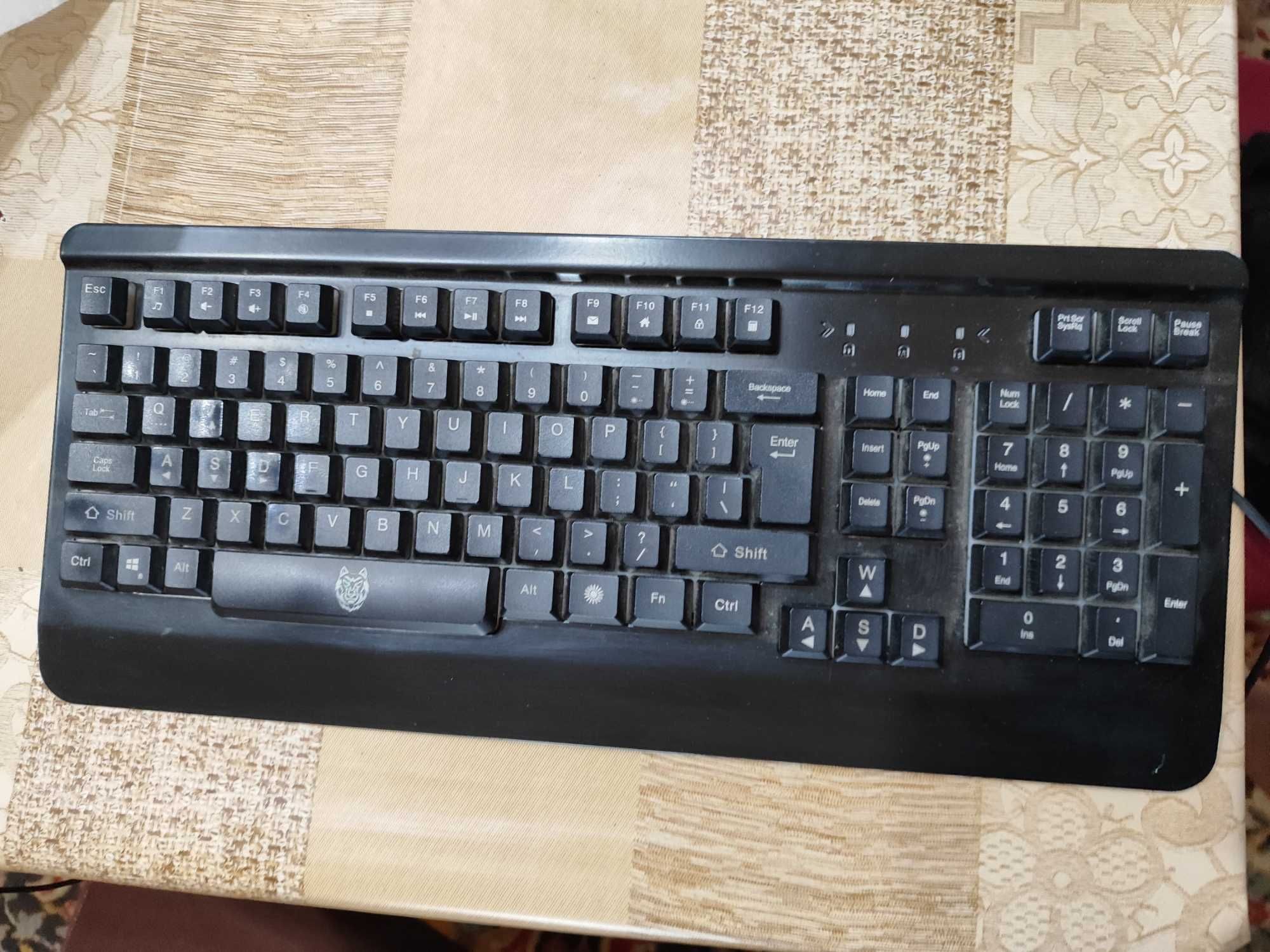 Kit PC Gaming (PC, tastatura, mouse, monitor, casca)