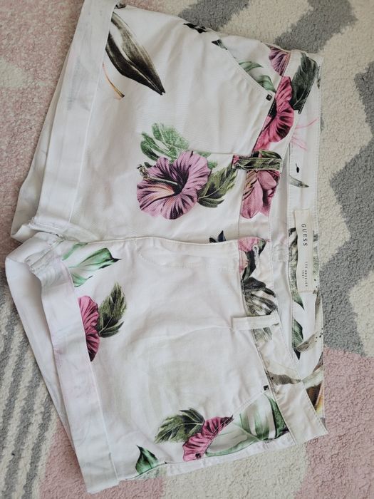 Blugi scurți Guess 27 M