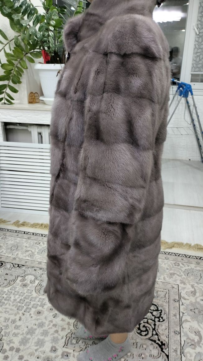 Продам шубу норковую