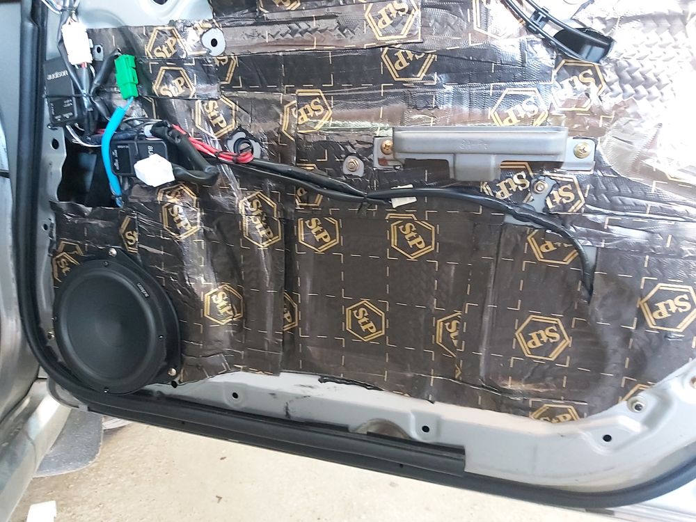 Insonorizare/Antifonare auto cu materiale premium