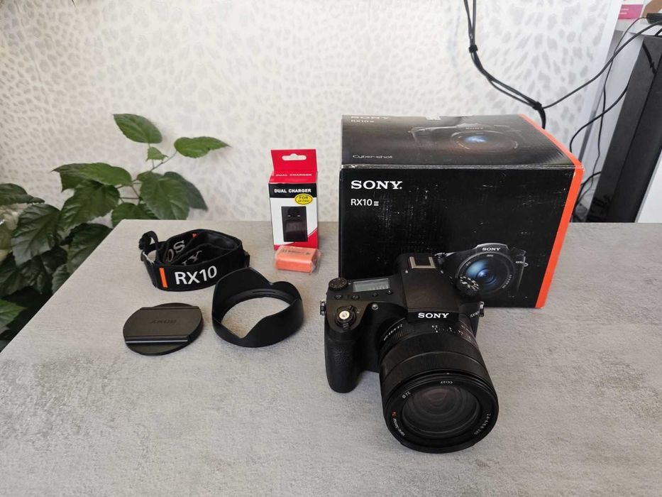 Фотопарат Sony RX10 III (M3)