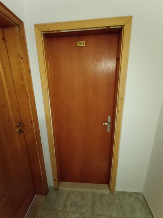 Врати с каси, брави, дръжки, патрони от чам, ламинат и МДФ