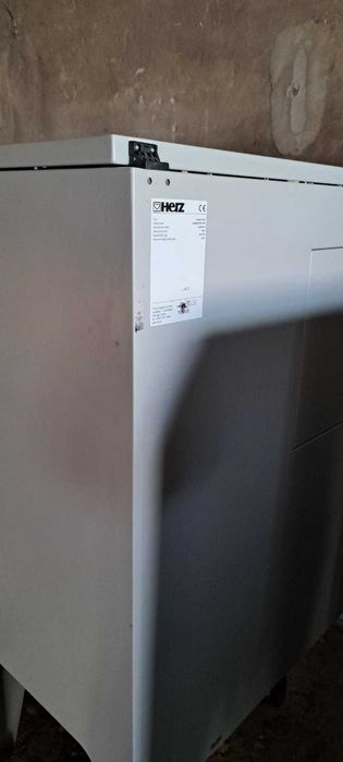 Котел на пелети ,,Herz"30 kw в комплект с бункер.Произведен: 2024г.
