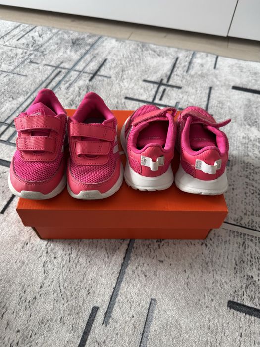Adidasi adidas roz gemene,in stare foarte buna, marimea 22 , ambele 80