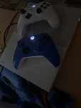 Xbox  s 1 tb + 2 джостик + игры