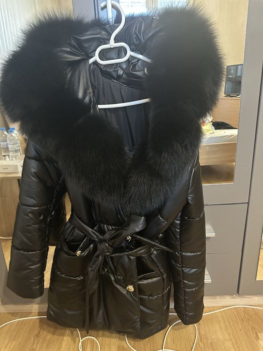 Яке шушляк с многооо богата качулка от естествен косъм лисица