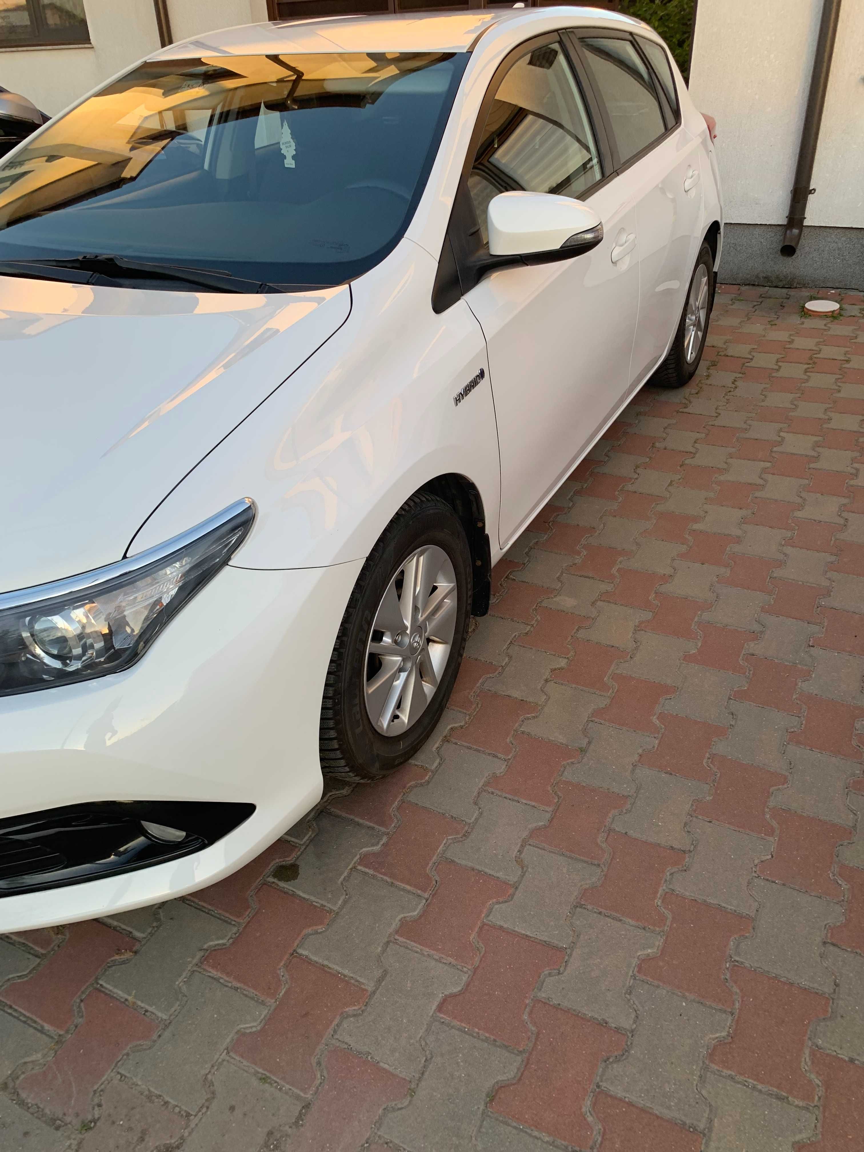 Toyota Auris Hybrid 2016-2017
