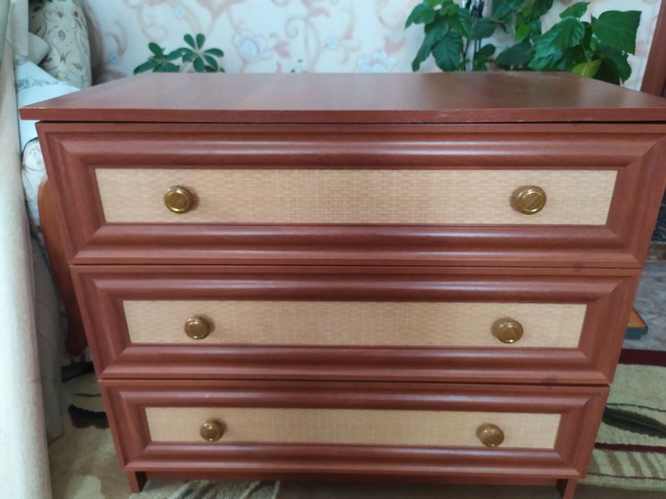 Продам комод,в хорошем состоянии