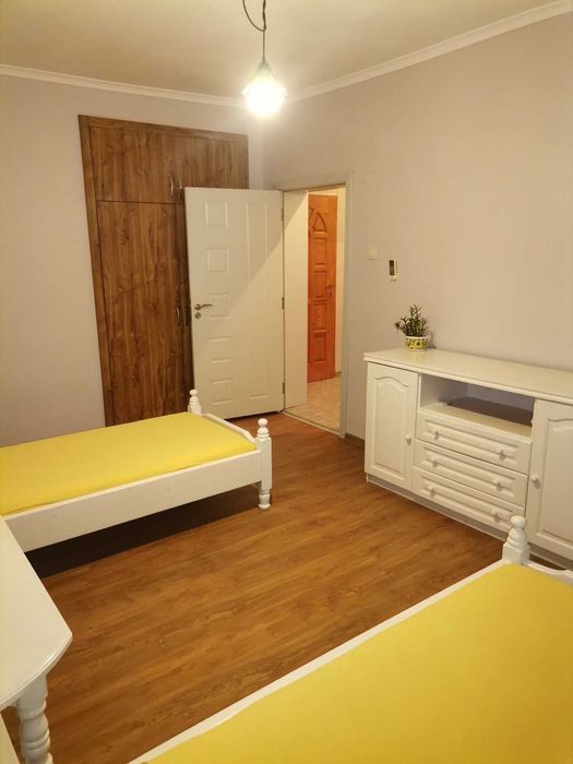Дава се под наем Тристаен апартамент в Любимец - 65 кв.м за 306 € - Снимка #2