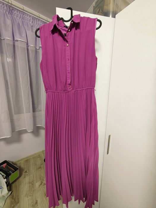 Продавам рокля Mohito L размер