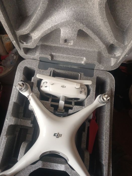 Pantom 4 дрон квадракоптер