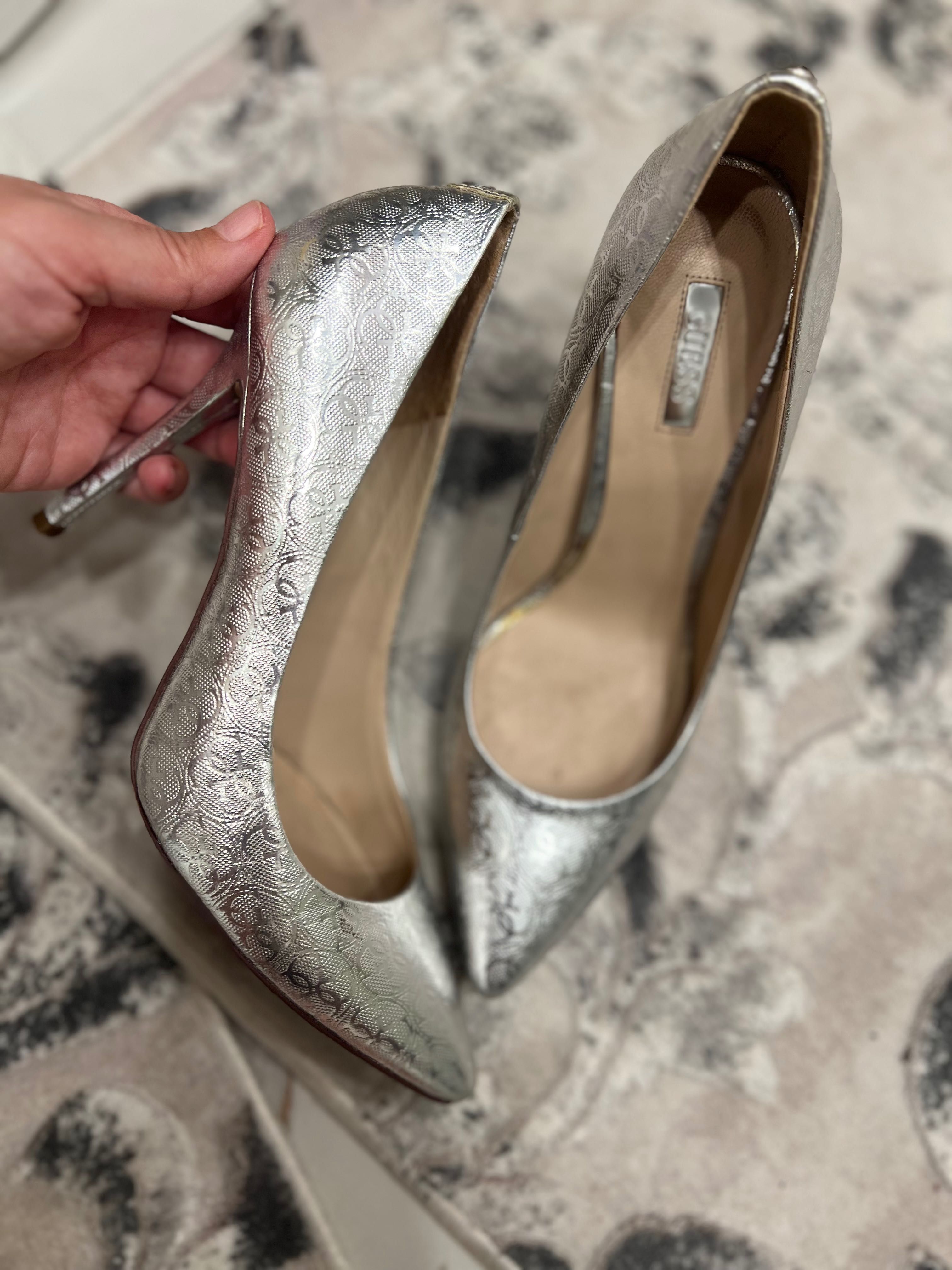 Guess Сребристи Оригинални Обувки