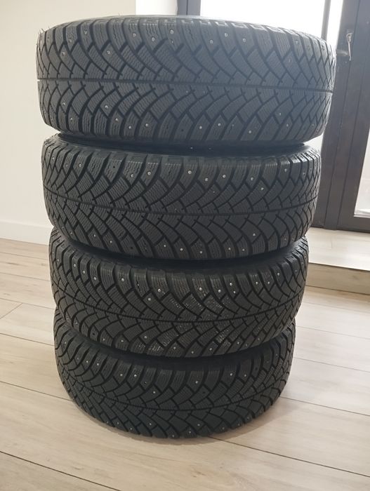 Продам  комплектзимних  шин с дисками на 215/60/16