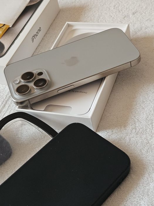 iPhone 15 PRO, 256 Gb, baterie 89%, Full Box, stare CA NOU