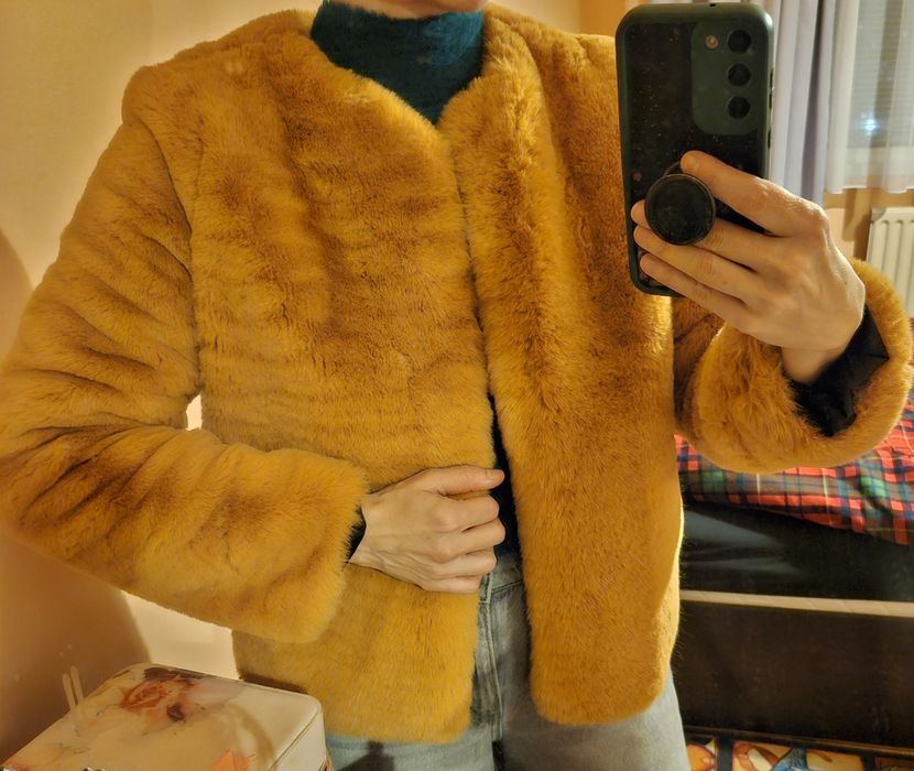 Пухено жълто палто Tally Weijl