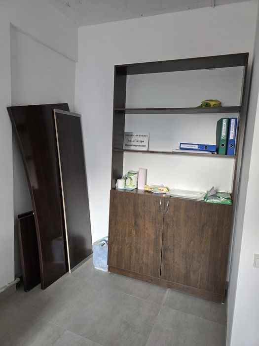 Офисная мебель пролам 2 стола 2 стула.  Шкаф