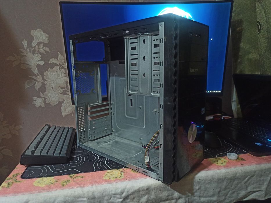 Корпус офисный продам